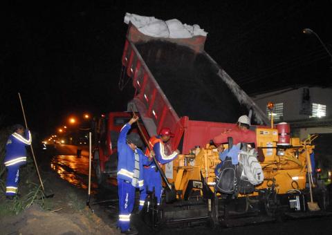 Operação noturna recupera 90% da rua Dona Otília